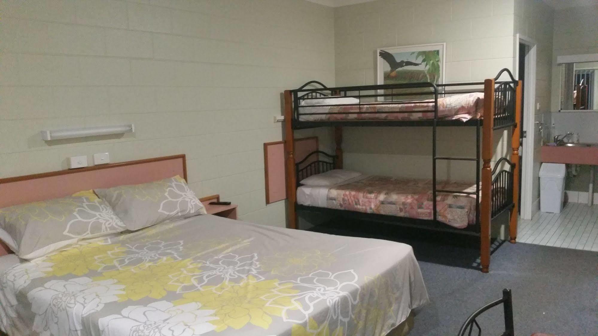 Yungaburra Park Motel Buitenkant foto