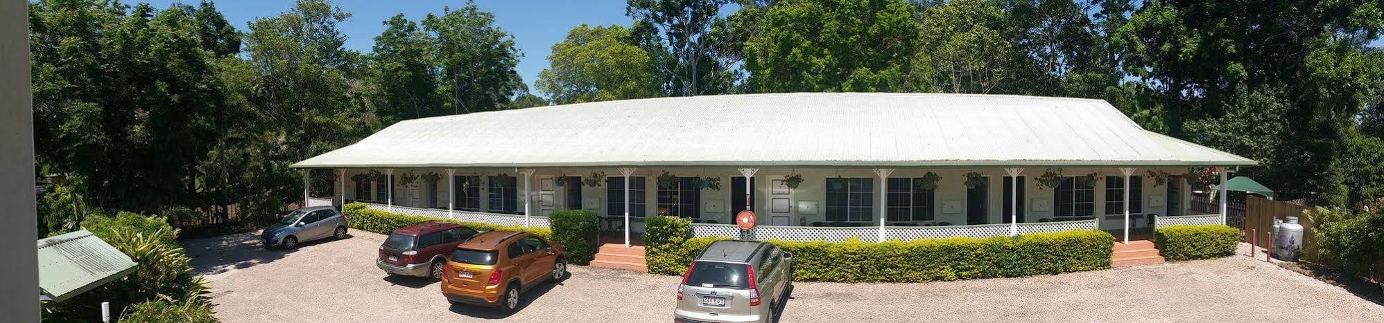 Yungaburra Park Motel Buitenkant foto