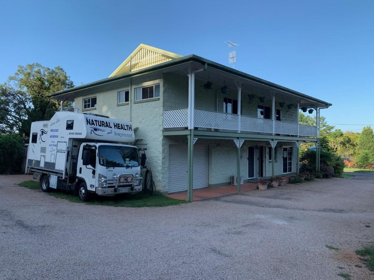 Yungaburra Park Motel Buitenkant foto