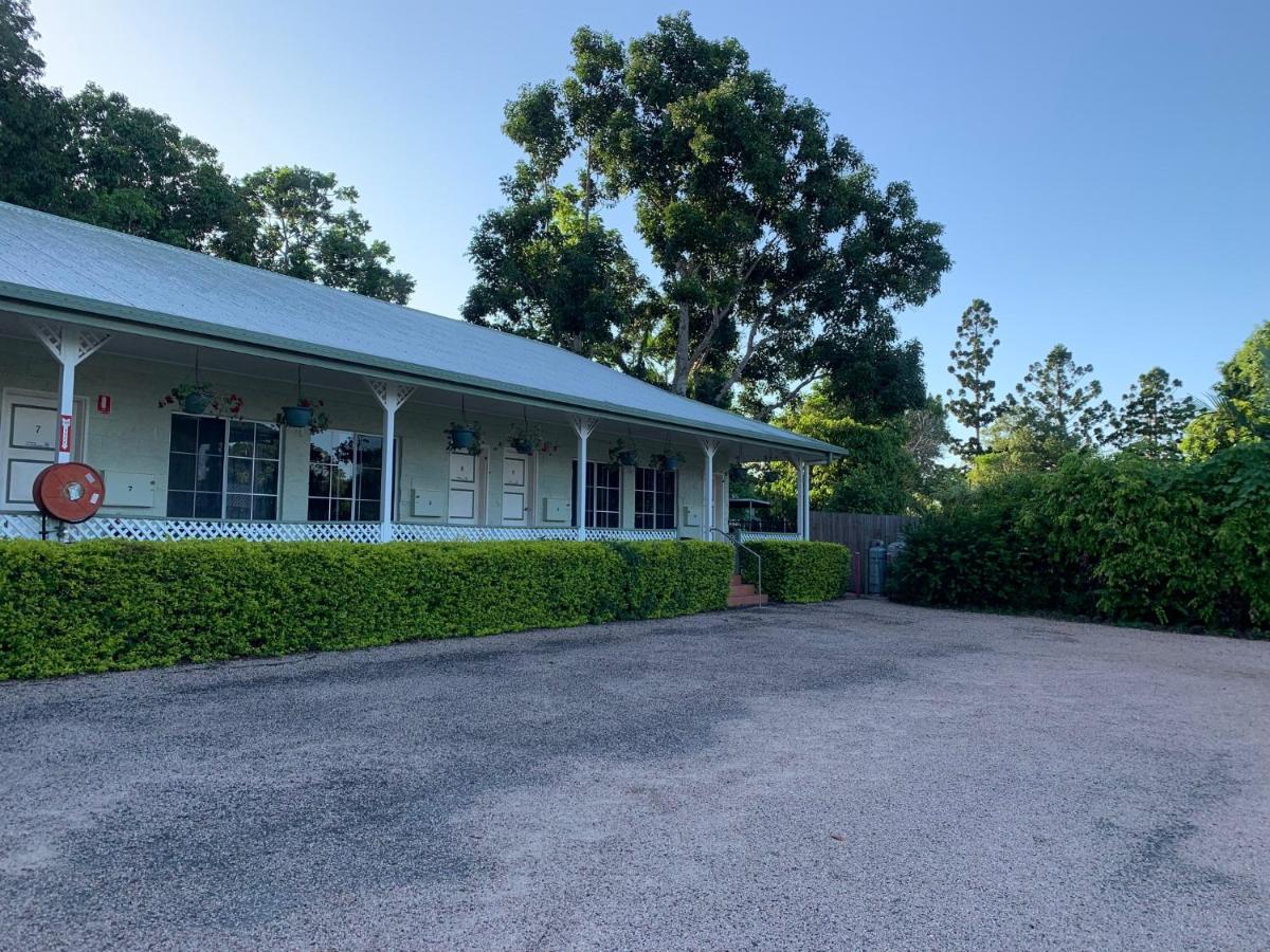 Yungaburra Park Motel Buitenkant foto